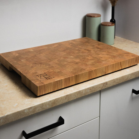 TVORIK End Grain Red na blacie kuchennym