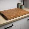 TVORIK End Grain Red na blacie kuchennym