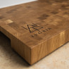 Logo TVORIK na rogu deski End Grain S