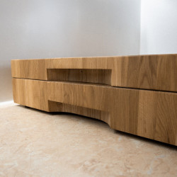 TVORIK End Grain MODULAR z boku: odłączany blat na podstawie
